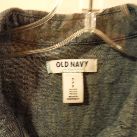 ✅3/40$ OLD NAVY sleeveless shirt - Picture 4 of 6